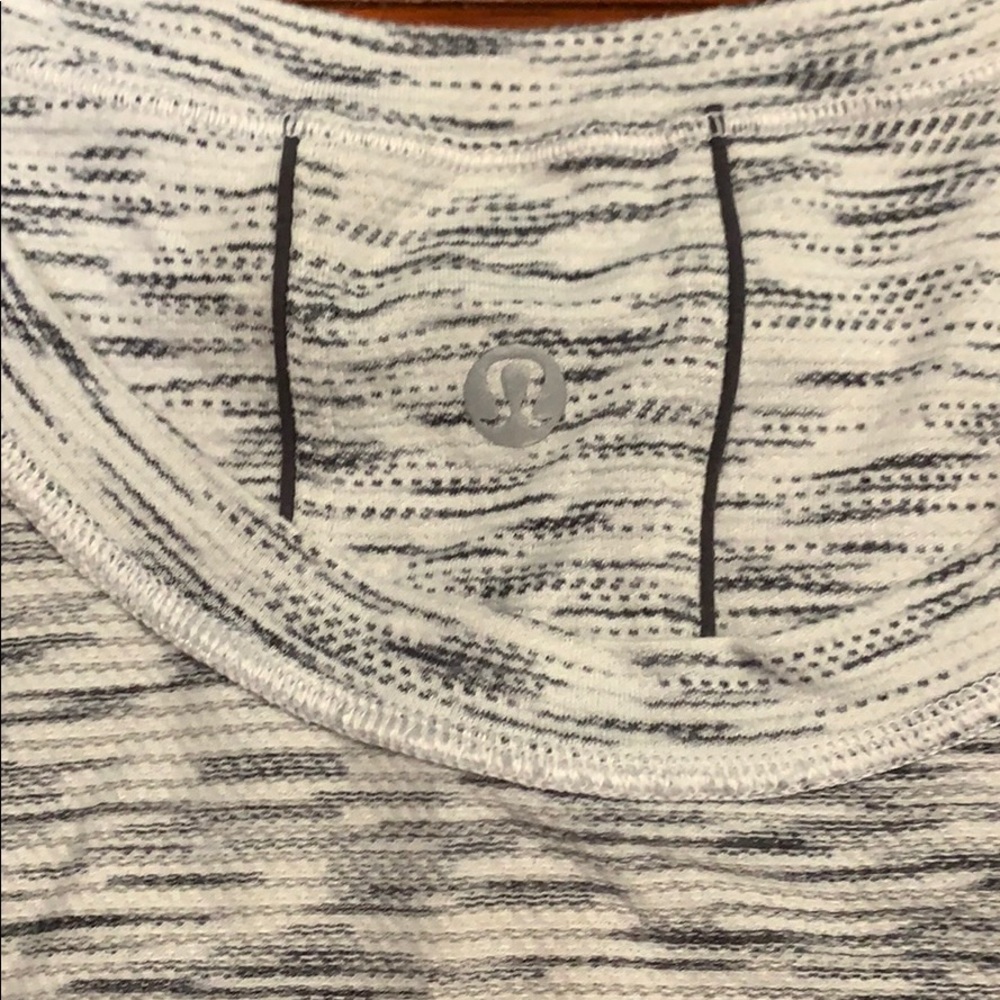 Lululemon top